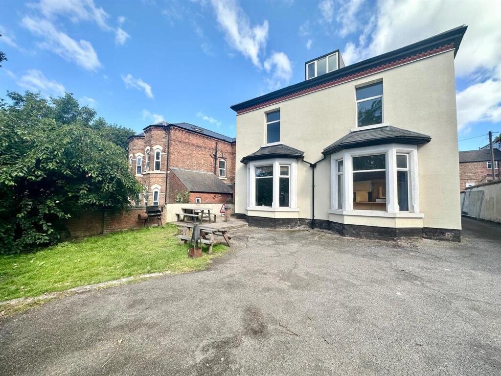 Main image of property: HOUSE SHARE - Park Road, Nottingham