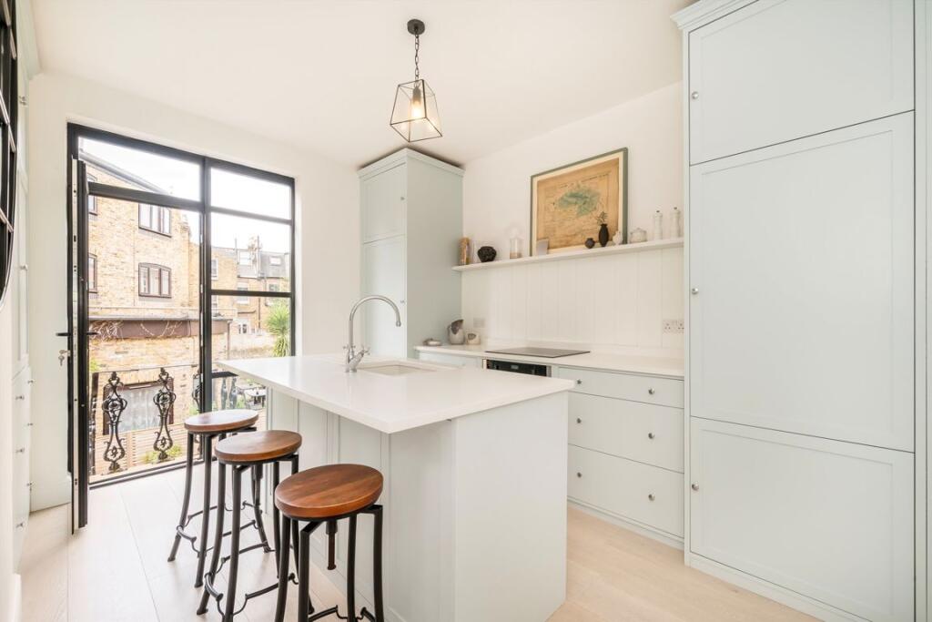 Apartment in London - View 5