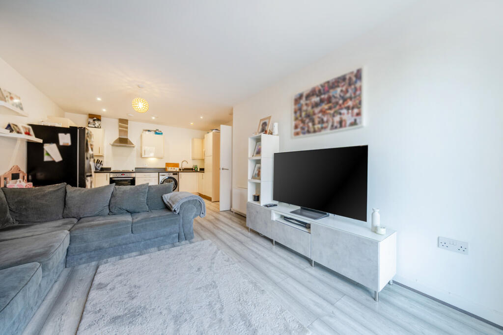 Apartment in London - View 3
