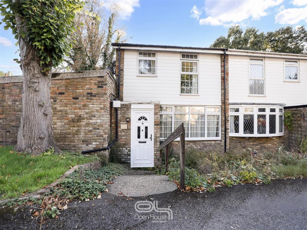 3-bed terraced on Maybrook Gardens, High Wycombe, £355,000