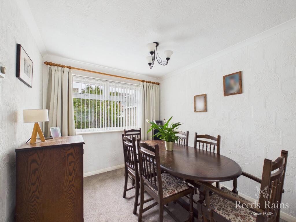 House in Hull, Garden Village - View 5