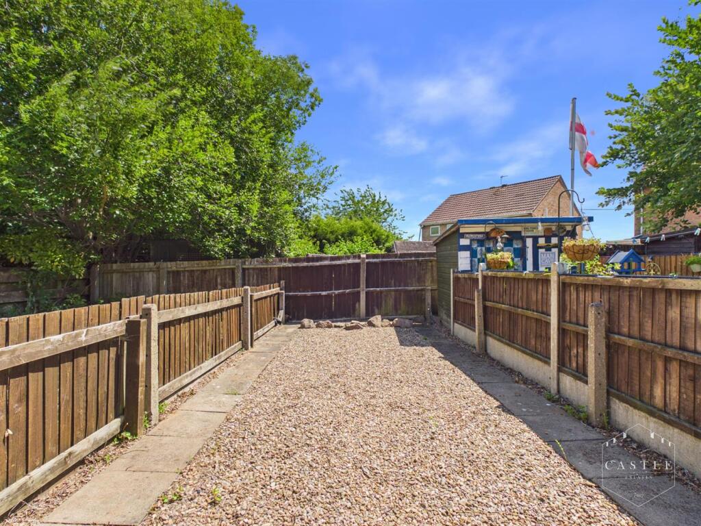 House in Hinckley and Bosworth, Lash Hill, Burbage - More