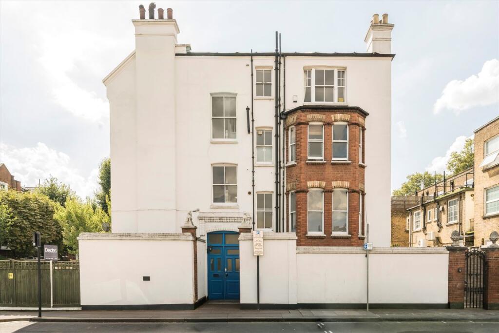 Apartment in London - More