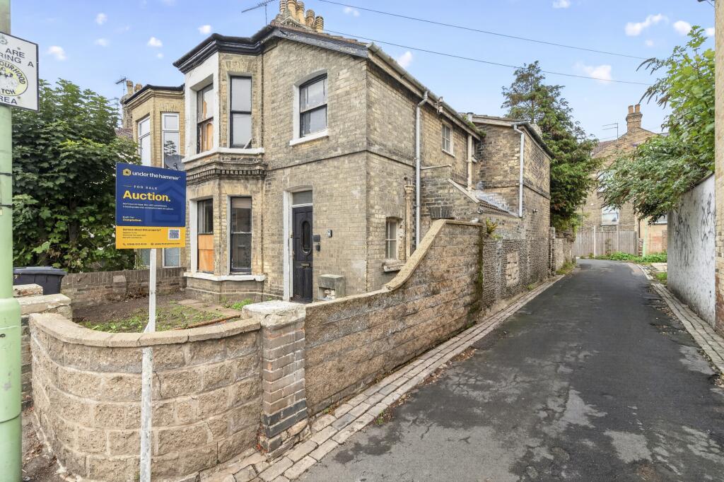 House in Lowestoft - View 3