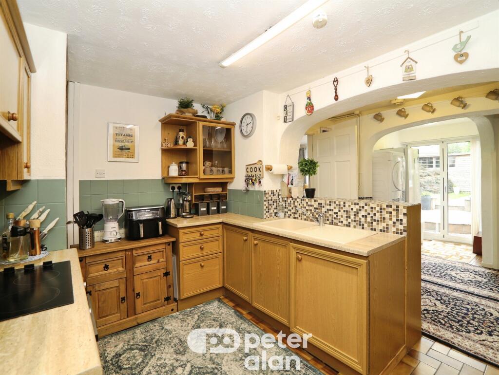 House in Newport - View 4
