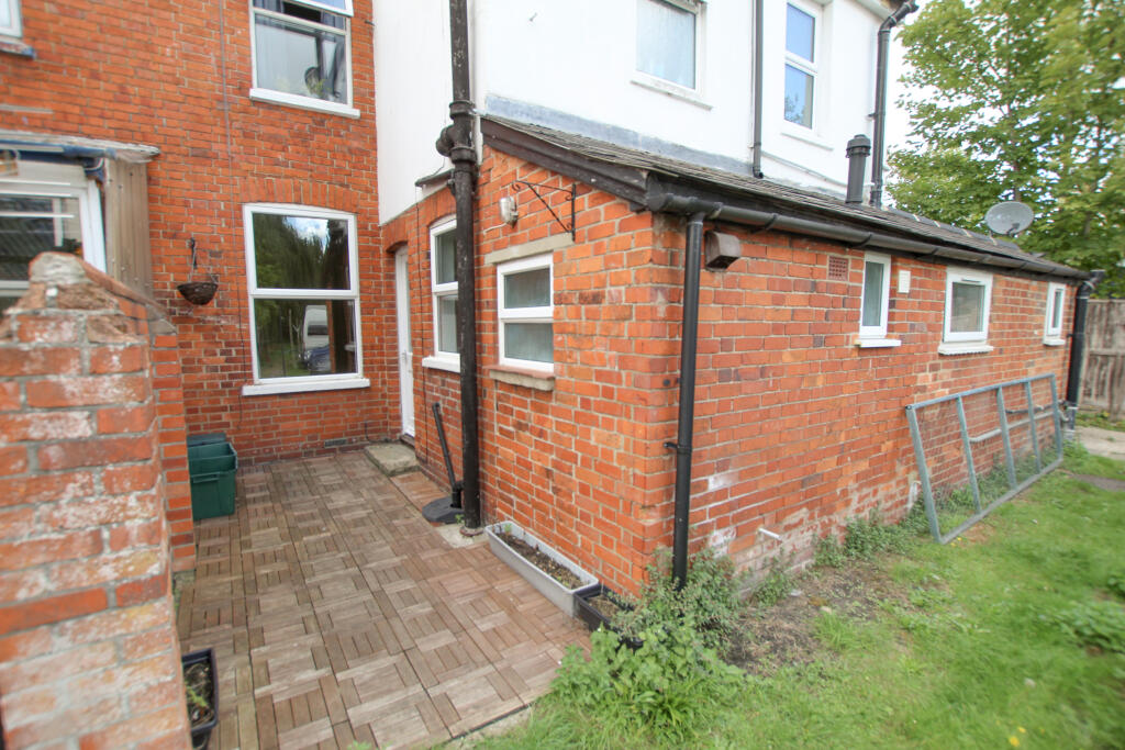 Main image of property: Boundary Road, Newbury, West Berkshire