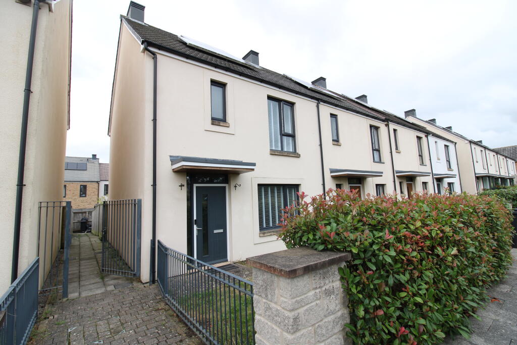 Main image of property: Russell avenue, Locking parklands