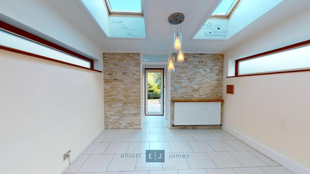 House in Epping Forest, Chigwell - View 5