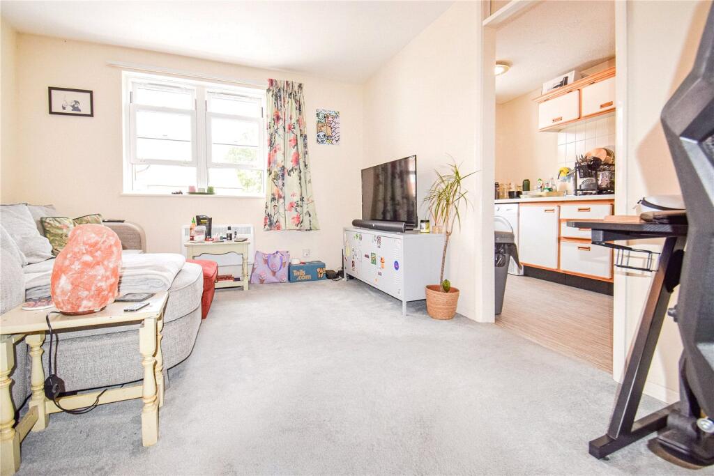 Apartment in Swindon - View 2