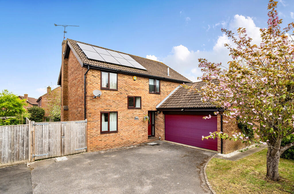 Main image of property: Reading Road, Burghfield Common, Reading, Berkshire, RG7