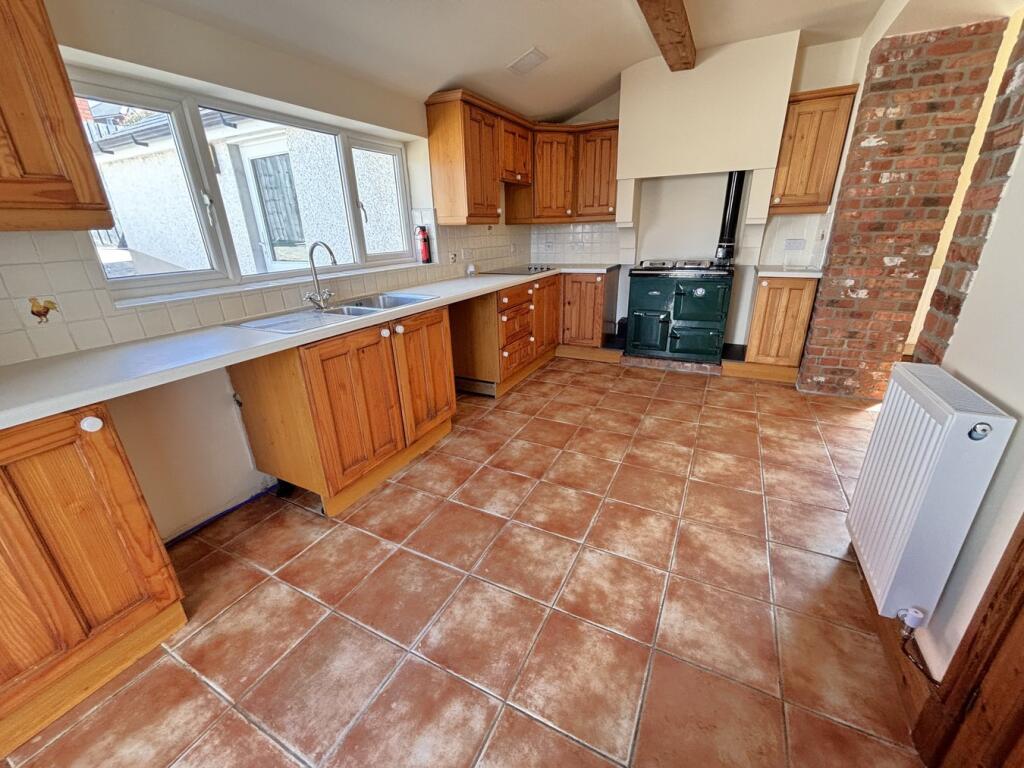 Roman Road, Carmarthen, SA31 photo 3