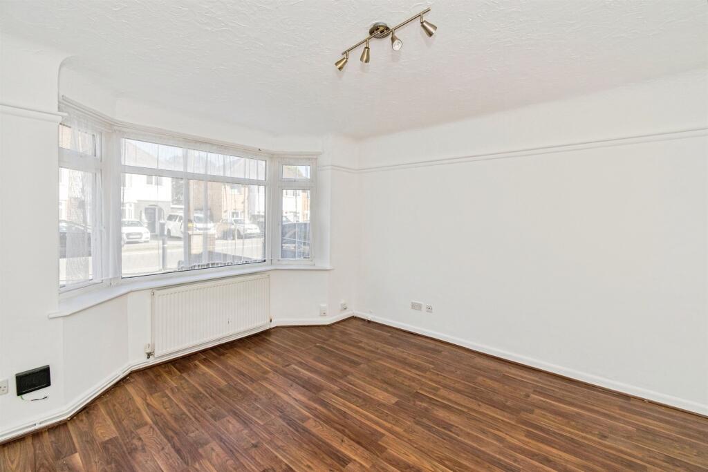 Parkside Avenue, Southampton photo 2