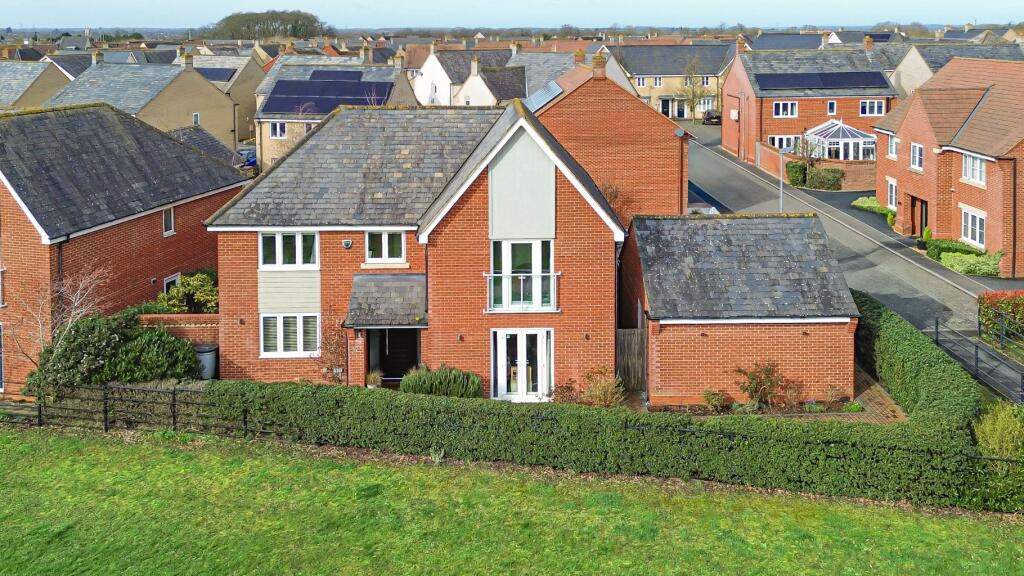 Main image of property: Lannesbury Crescent, St. Neots, Cambridgeshire, PE19