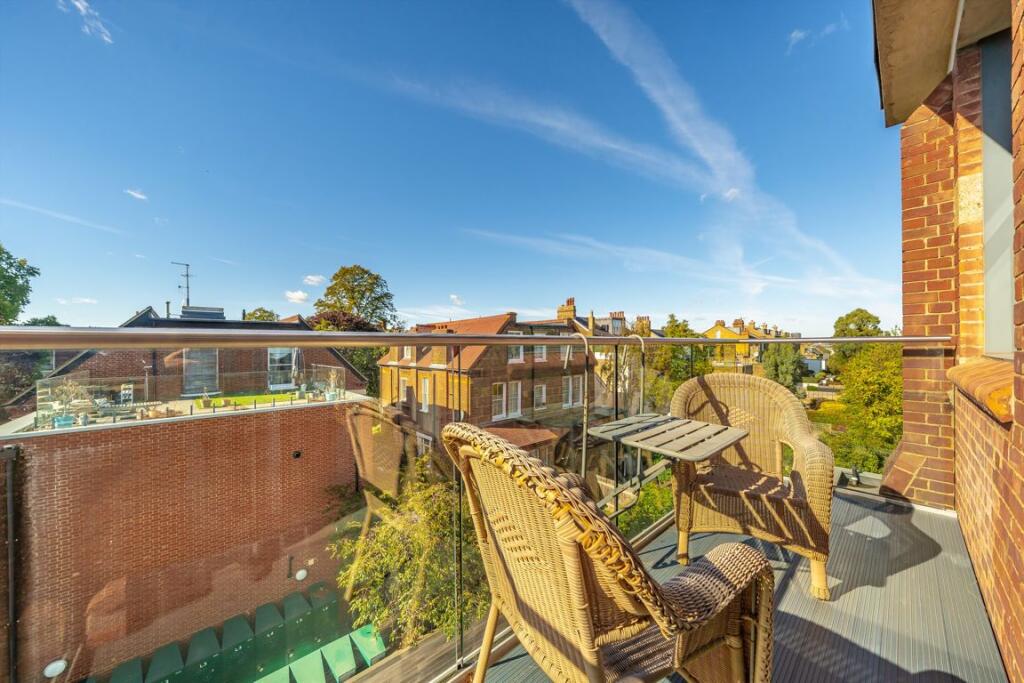 Apartment in London - View 3