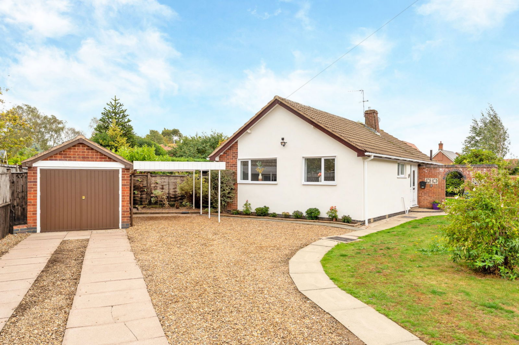 2-bed detached on Glebe Road Queniborough Leicestershire LE7 3FH, £350,000