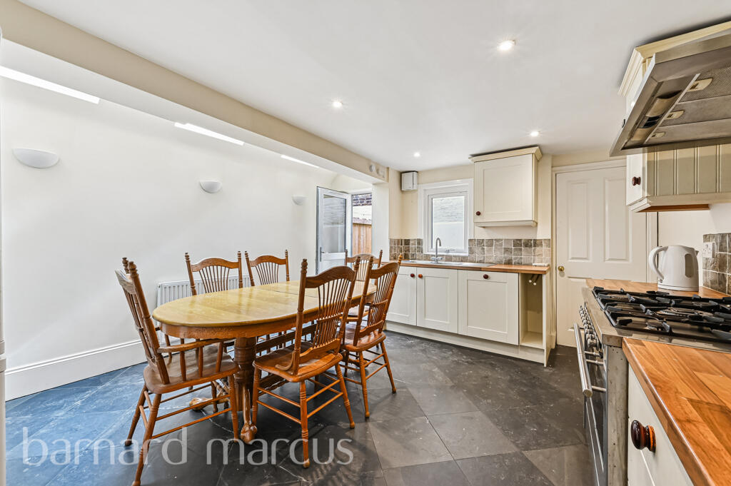 Apartment in London - View 5