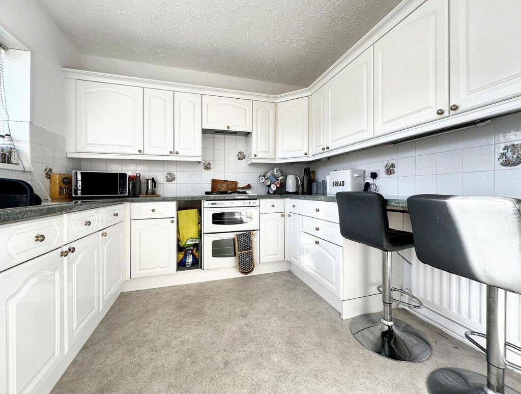 Saltdean Vale, Saltdean, BN2 8HF - View 4