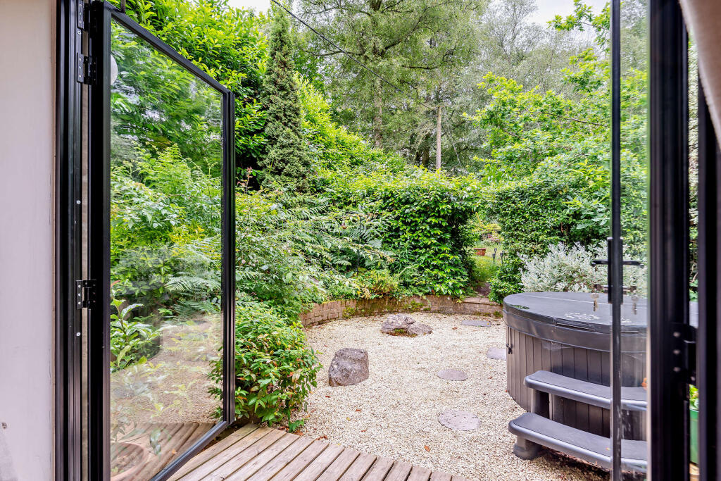 Tylney Wood, Churt Road, Churt, GU10 - View 2