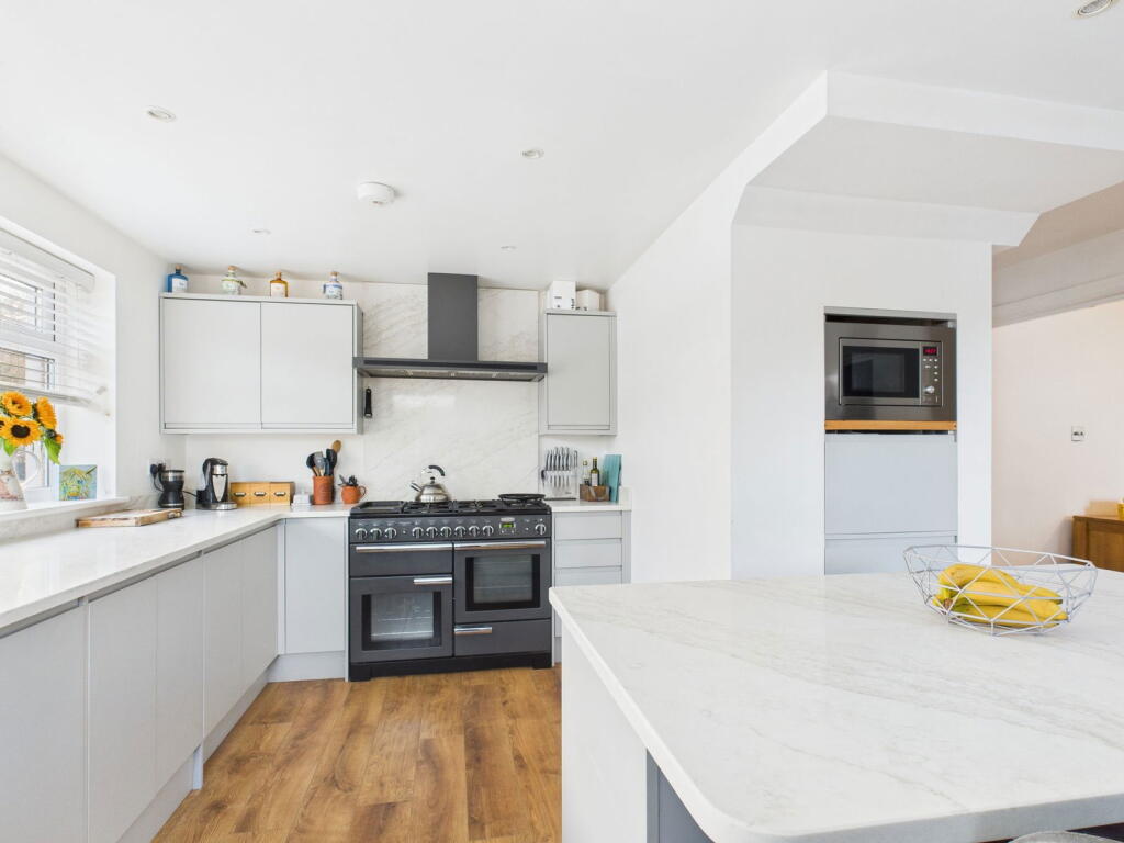 20 School Road, Heysham, LA3 2RG photo 4