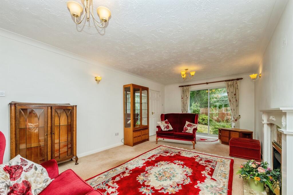 House in Worcester - View 4