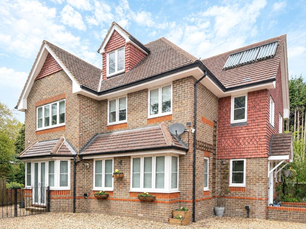 Main image of property: Fernhill Lane, Blackwater, Camberley, Hampshire, GU17