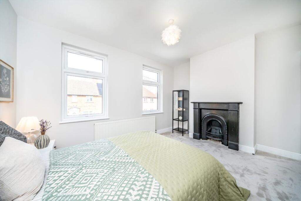 Queens Terrace, Old Isleworth - View 5