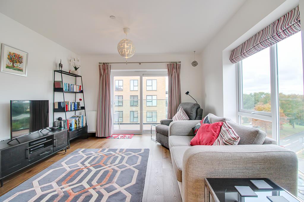 House in Southend-on-Sea, Prittlewell - More