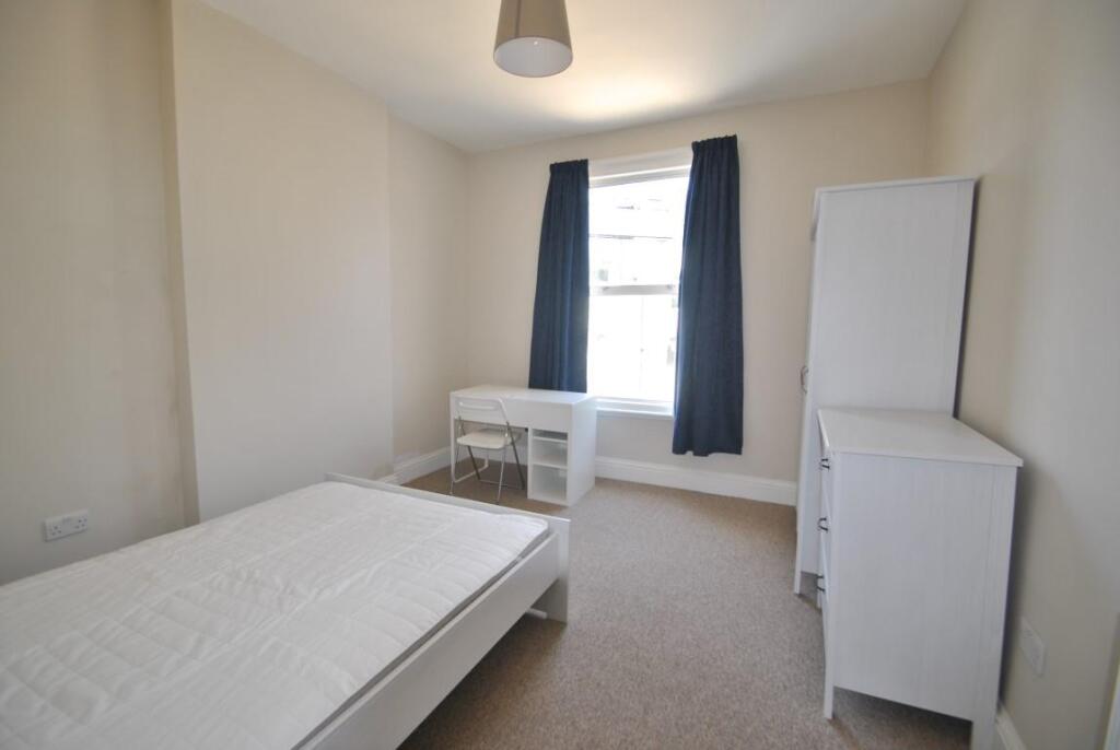 1 bedroom house share for rent