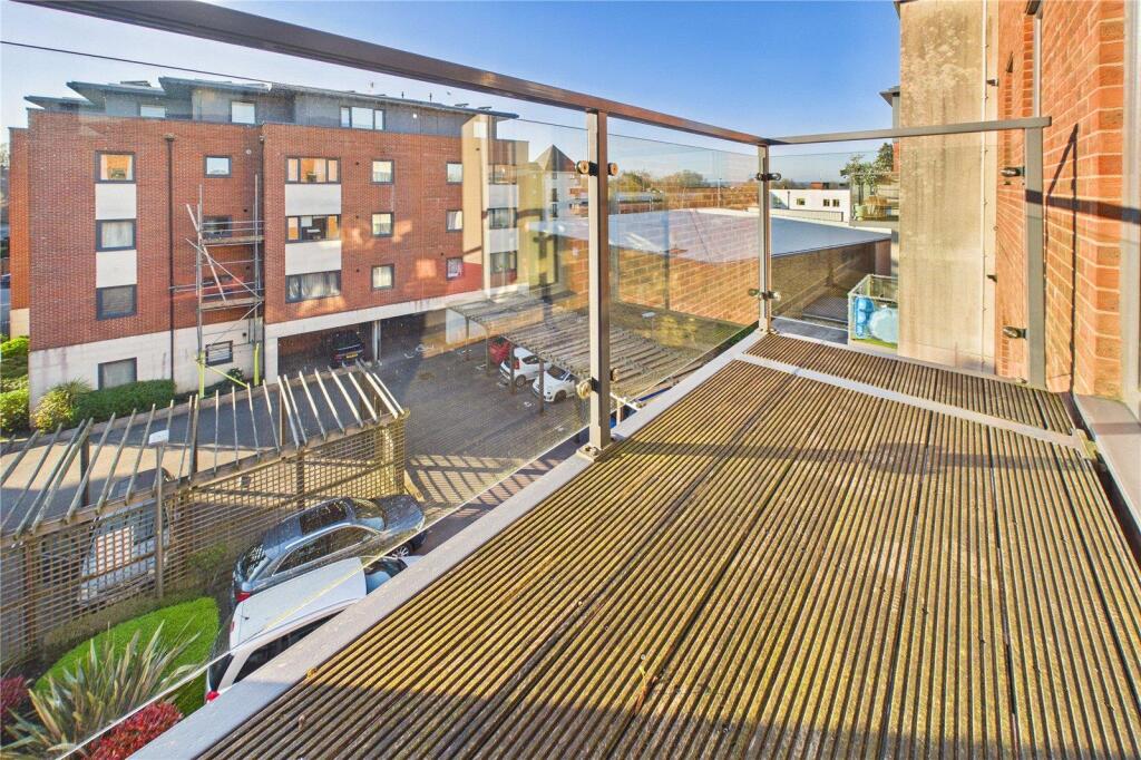 Apartment in Redhill - View 5