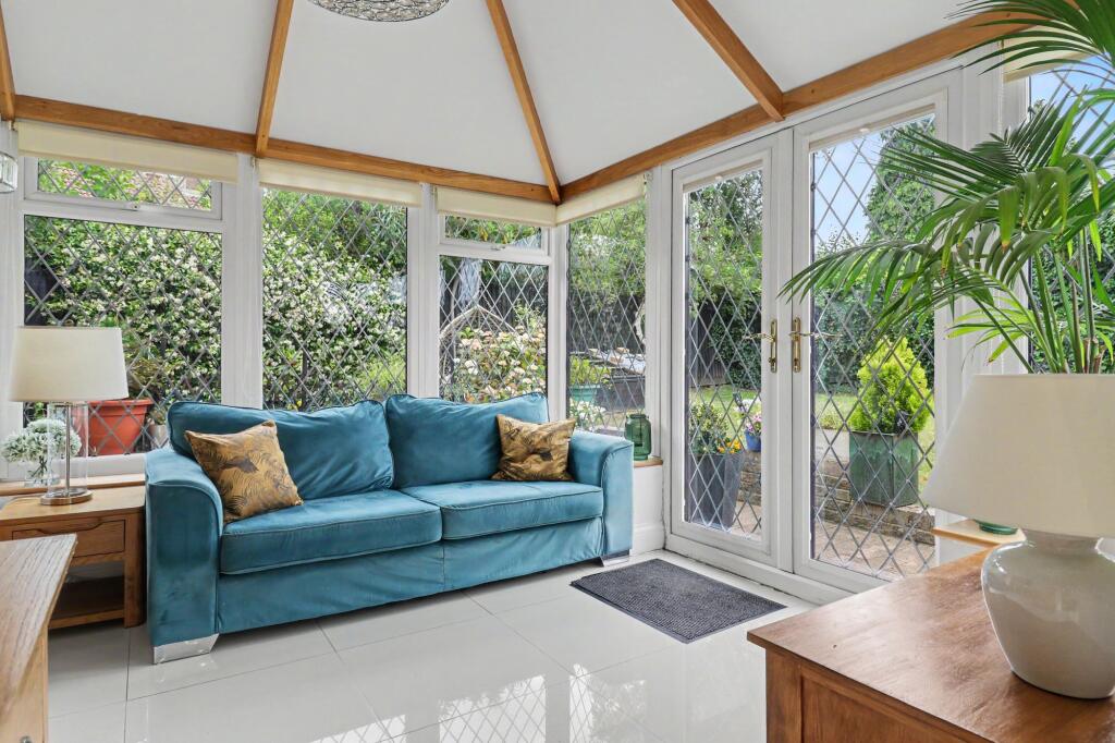 House in Eastleigh, Fair Oak and Horton Heath - More