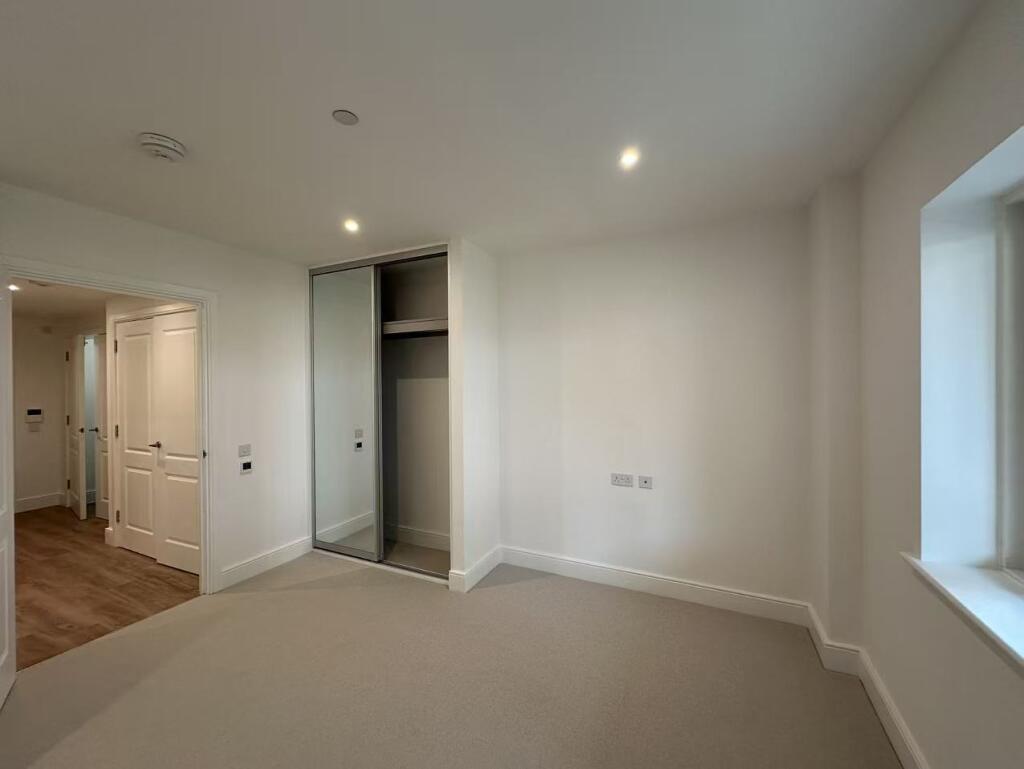 Riviera House, Rose Square, London