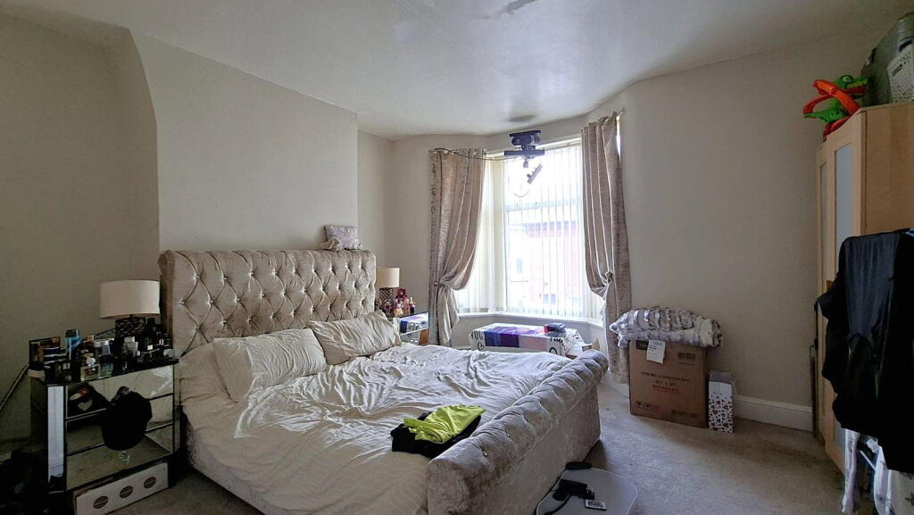 House in Wirral, Liverpool City Region - View 5