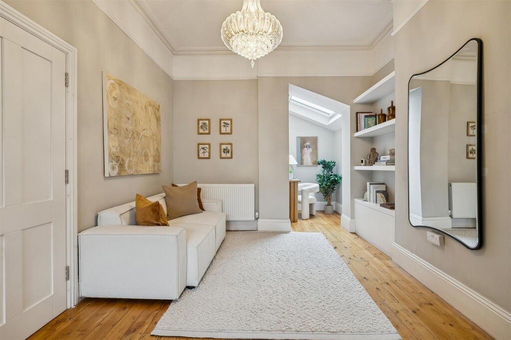 House in London, Brondesbury Park, Brondesbury - View 4