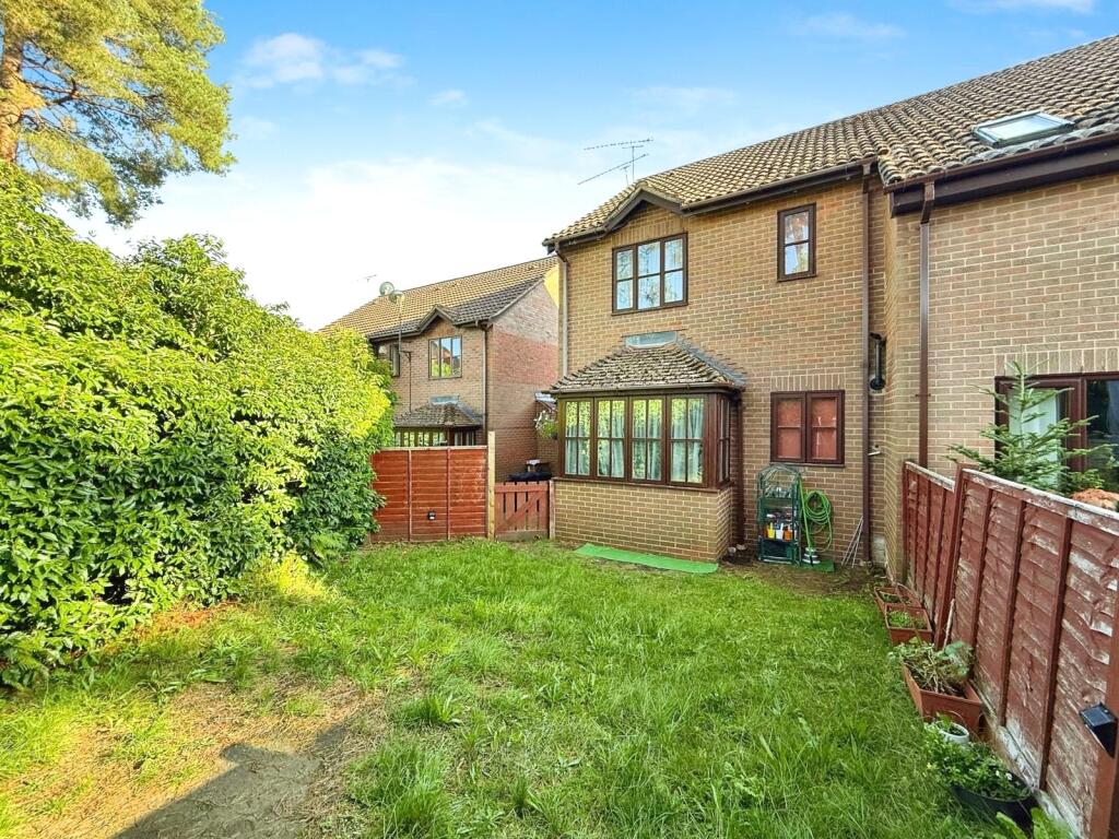 1-bed terraced on Maguire Drive, Frimley, Camberley, Surrey, GU16, £225,000