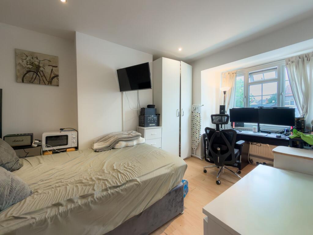 Main image of property: Room A, Montague Street, RG4