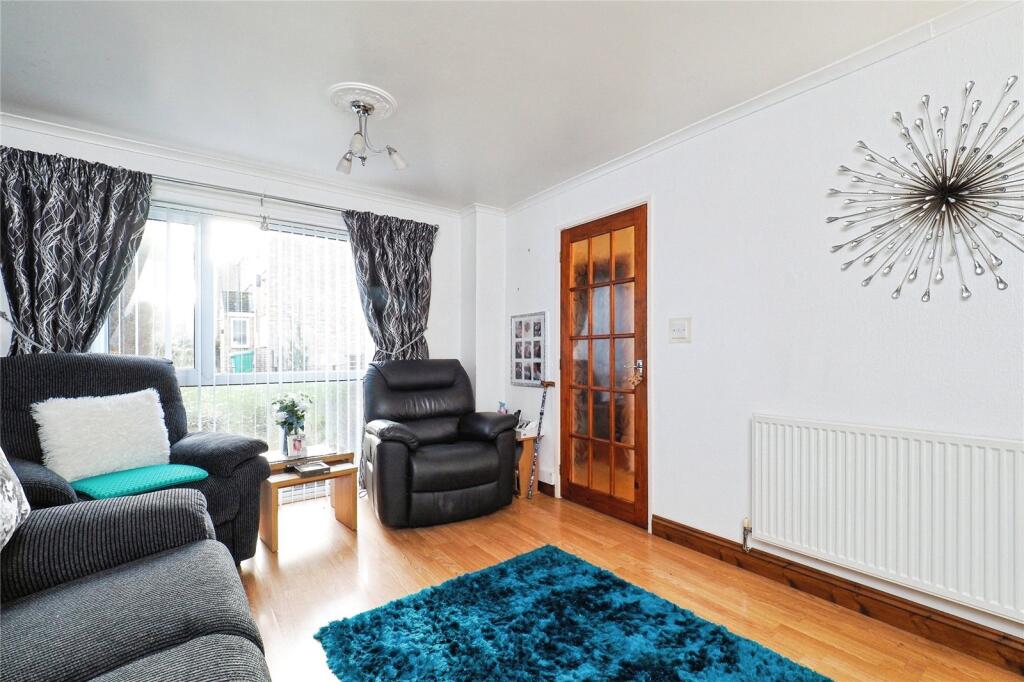 Barbury Drive, Clifton, Nottingham, NG11 photo 3
