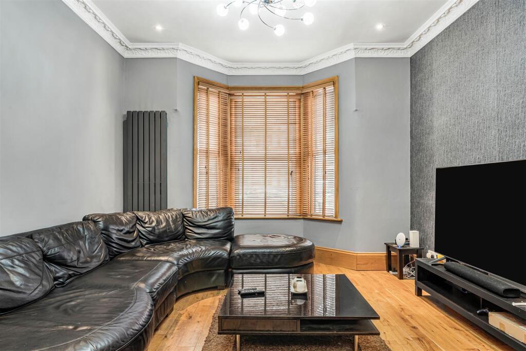 Colchester Road, Leyton, London, E10 photo 4