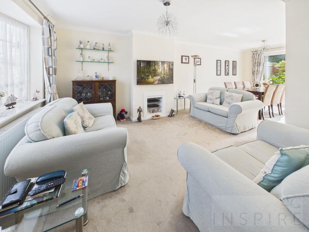 House in Crawley, Worth - More