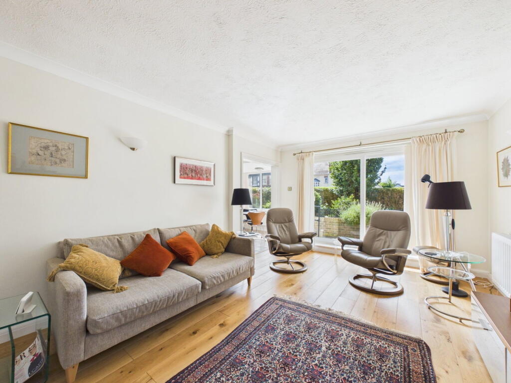 Apartment in Brighton - View 3