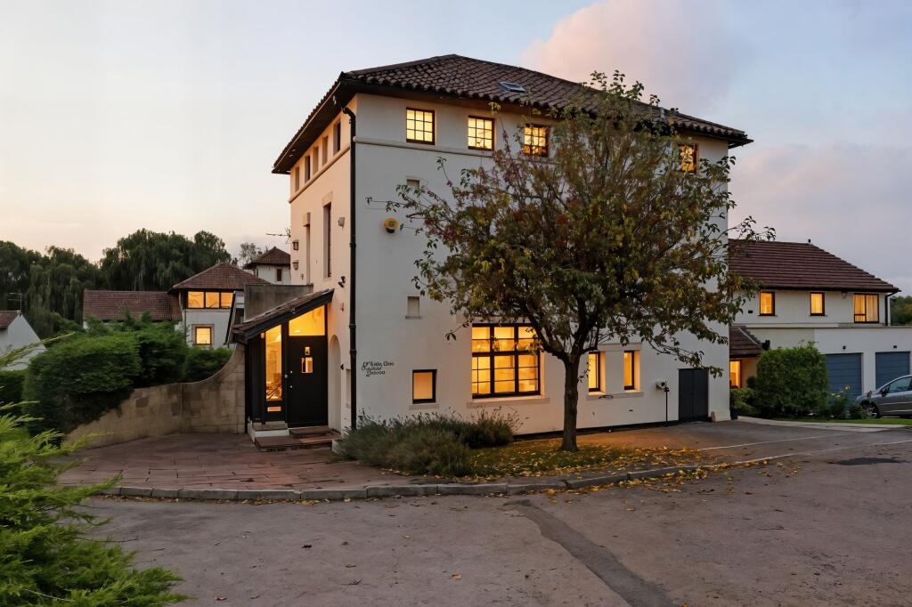 Main image of property: Central Knutsford