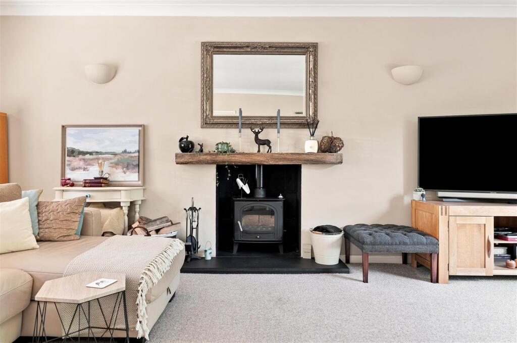 House in Newark and Sherwood, Southwell - More