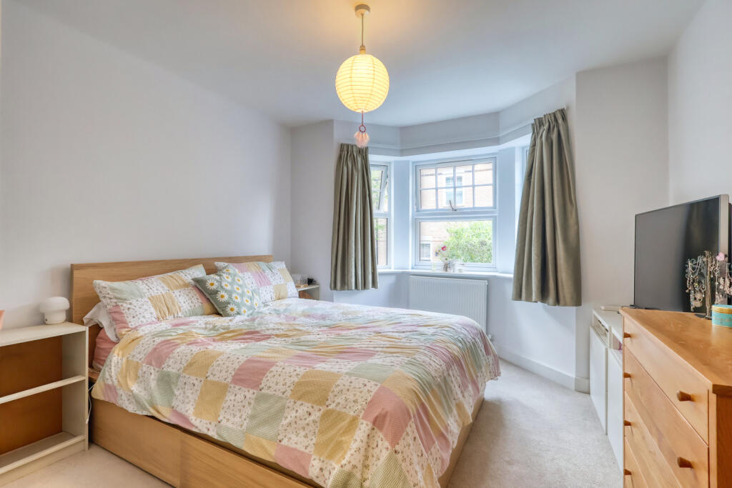Apartment in Hemel Hempstead, High Wycombe Community Board - More