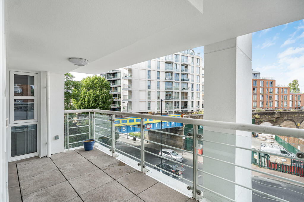 Apartment in London - View 5