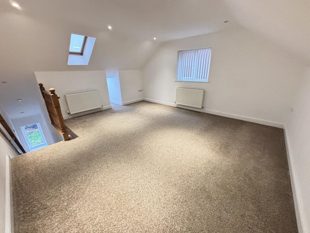 Apartment in Coventry - More