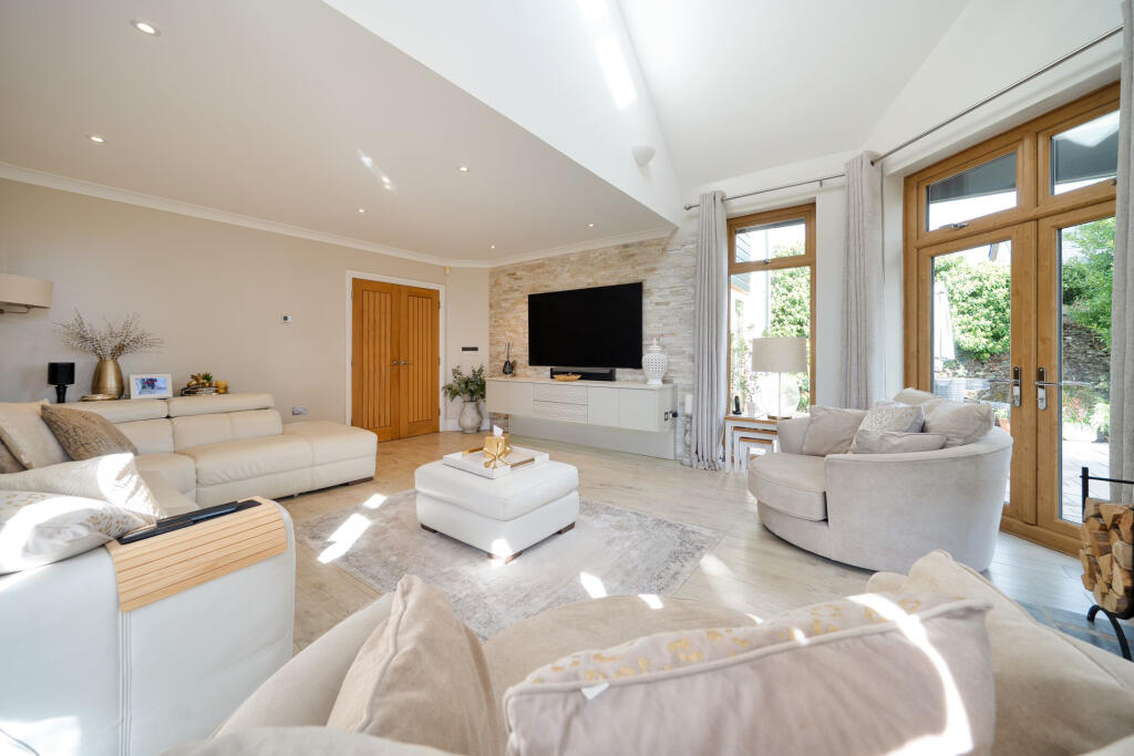 House in Plymouth - View 3