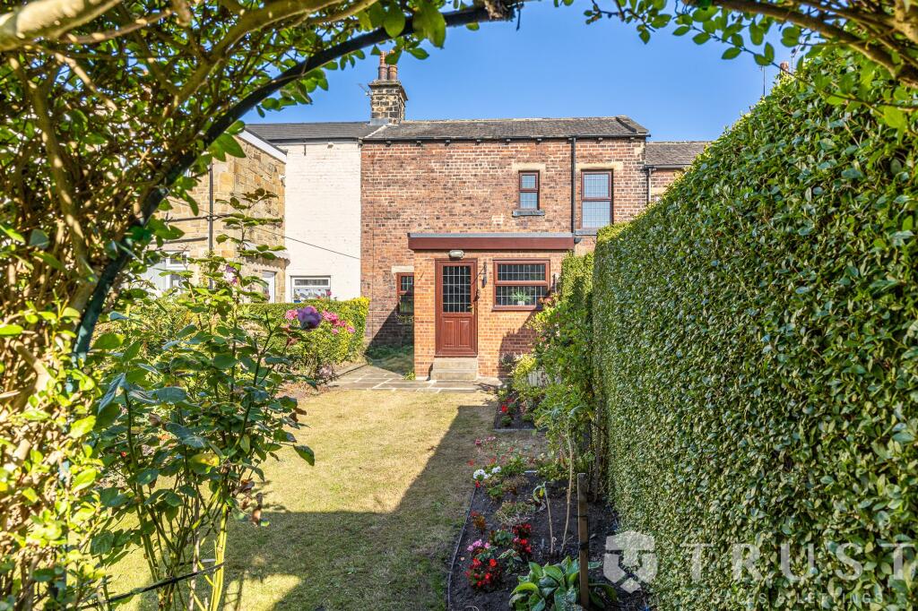 House in Kirklees, Mirfield - View 3