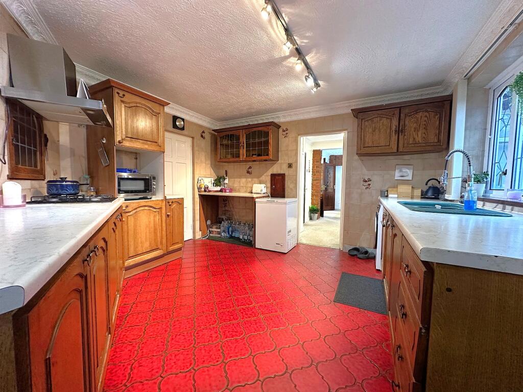 House in Dudley, West Midlands - More
