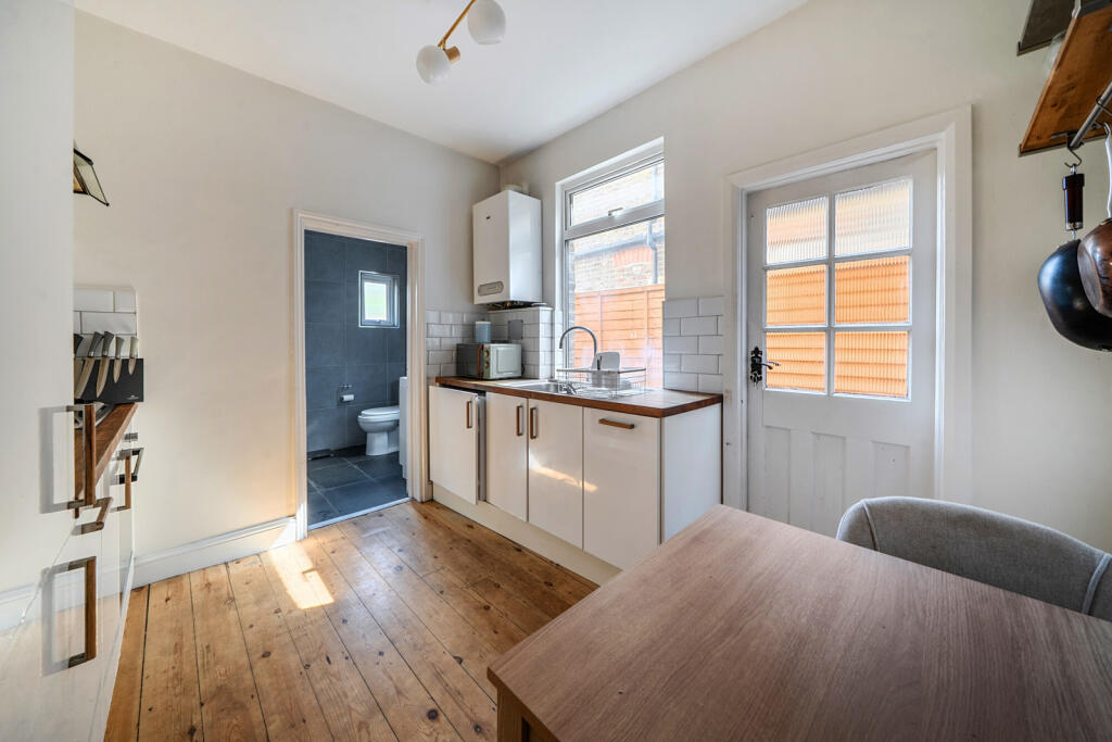 Apartment in London - View 4