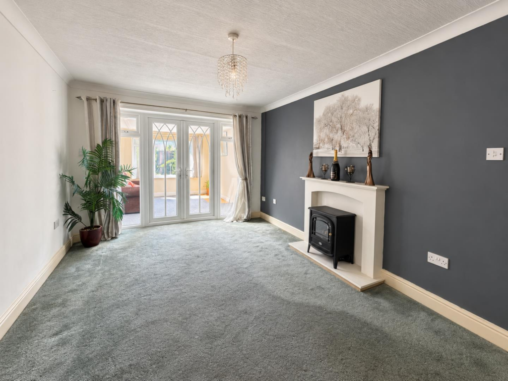 Juniper Close, Mildenhall photo 4