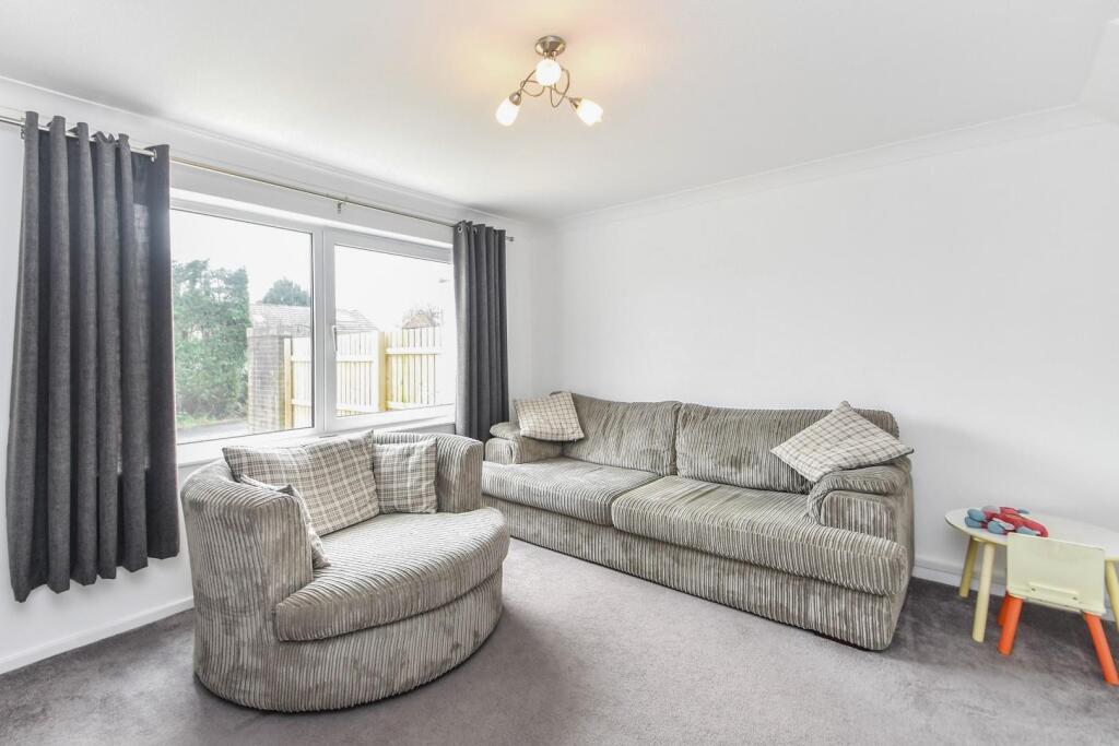 Fairways Avenue, Harrogate photo 3